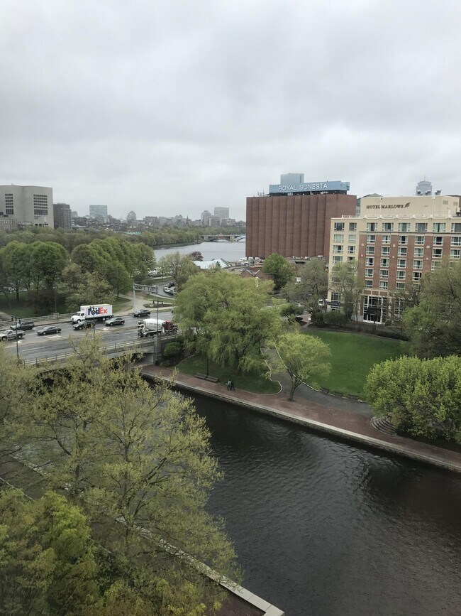 6 Canal Park, Unit PH2 in Cambridge, MA - Foto de edificio - Building Photo