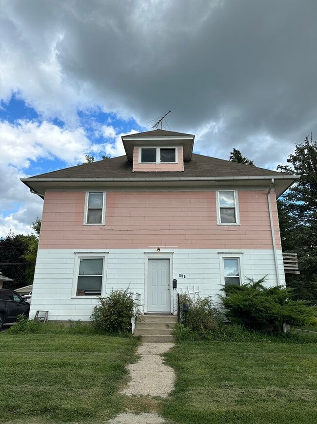 property at 841 S 18th St