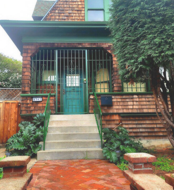 2747 McGee Ave in Berkeley, CA - Building Photo