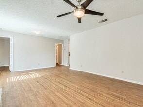 1110 Hyridge St in Round Rock, TX - Building Photo - Building Photo