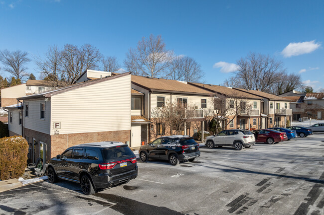 Trimble Run Condominiums in Brookhaven, PA - Building Photo - Building Photo