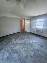 1019 S Jackson St in Athens, TN - Foto de edificio - Building Photo