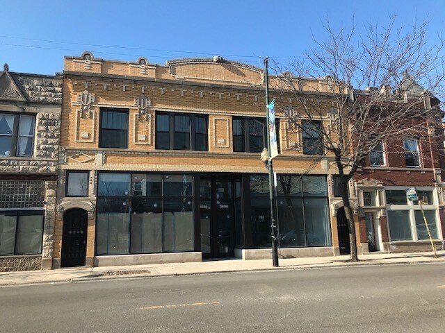 2894 N Milwaukee Ave in Chicago, IL - Building Photo