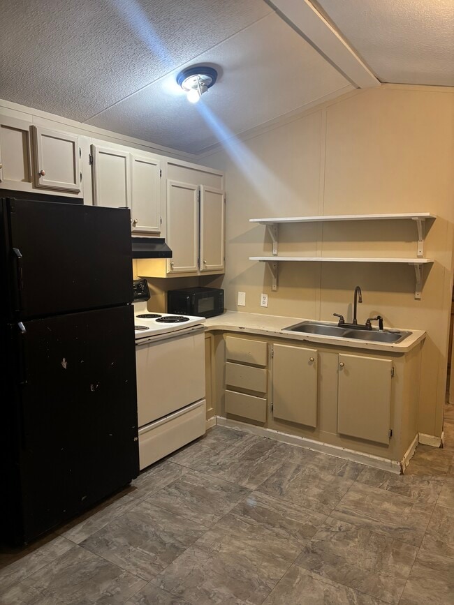 property at 697 LA-3033