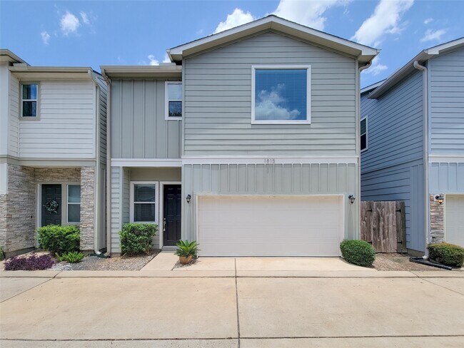 property at 1815 Crestdale Dr