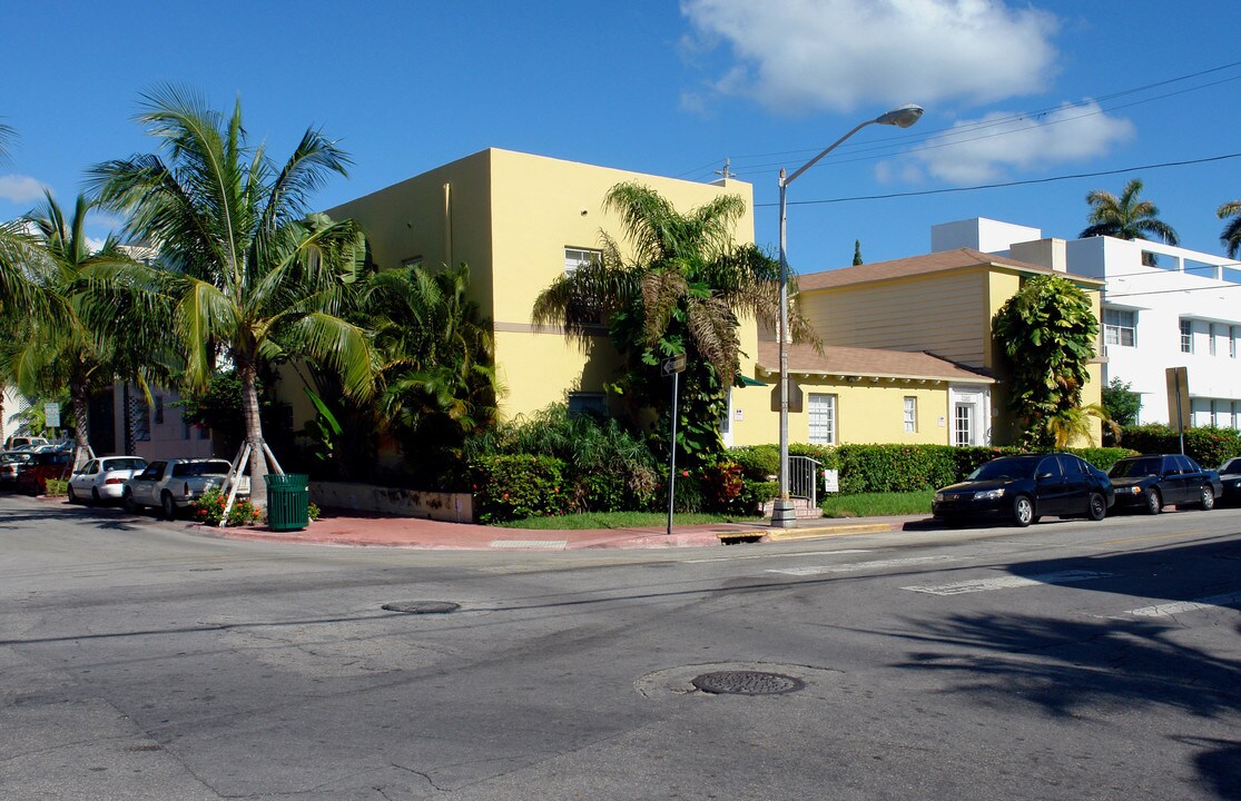 Hispaniola House in Miami Beach, FL - Foto de edificio