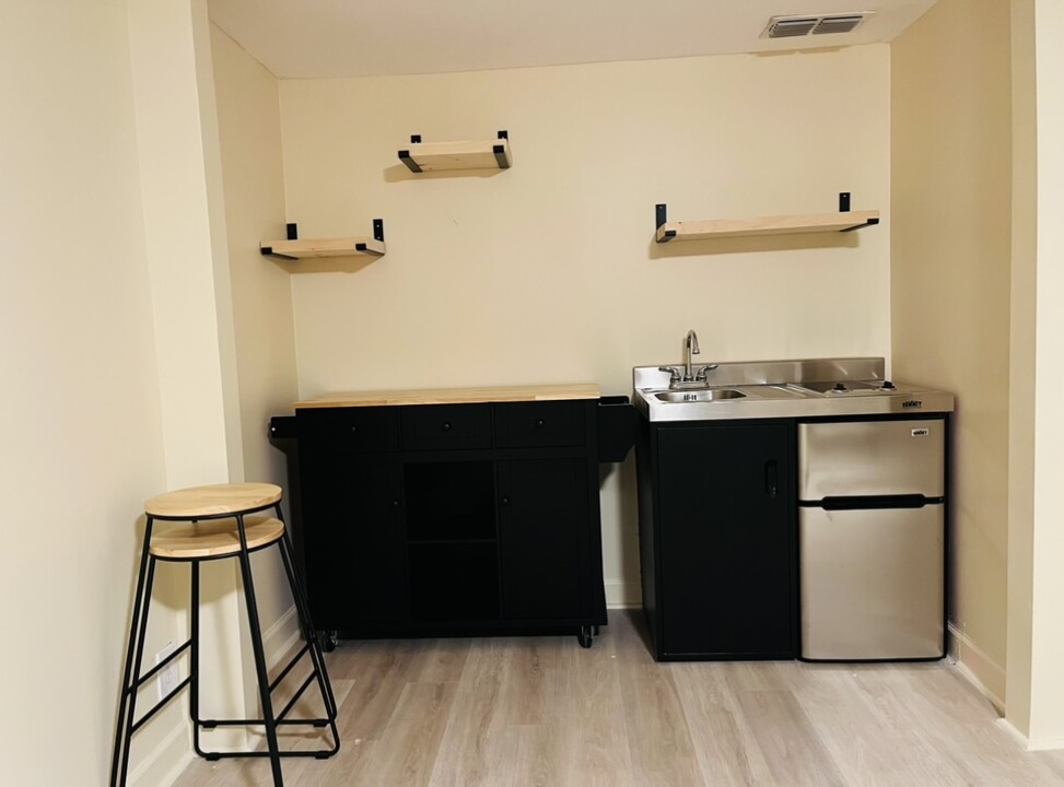 6752 NW 21st St, Unit Large Studio Apartment in Sunrise, FL - Foto de edificio