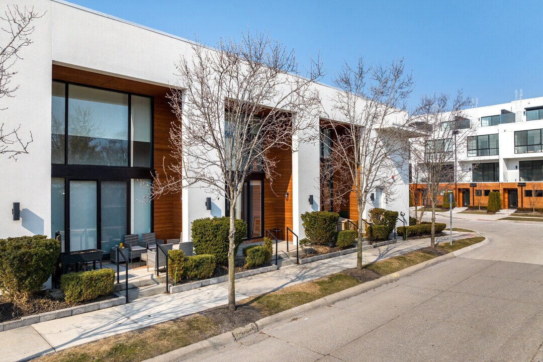 The Harrison in Royal Oak, MI - Building Photo