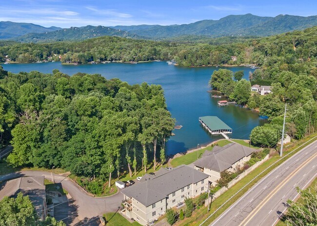 2145 Ridgecrest Cir in Hiawassee, GA - Building Photo - Building Photo
