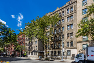 341 West 45th Street in New York, NY - Foto de edificio - Primary Photo