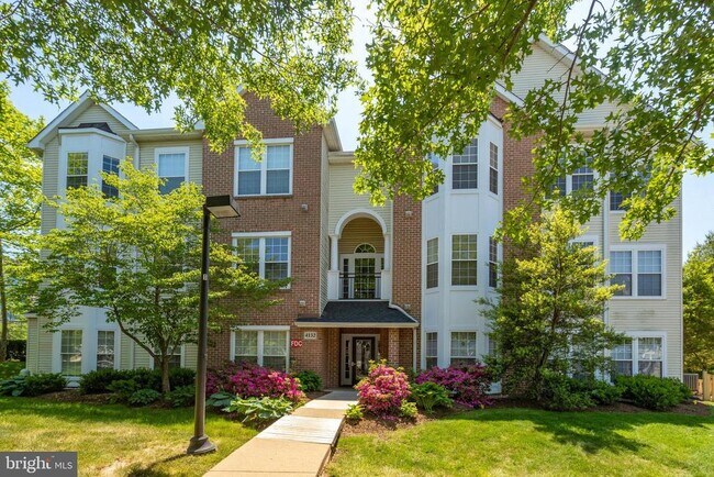 4132 Fountainside Ln in Fairfax, VA - Building Photo - Building Photo