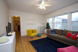 6314 N Glenwood Ave, Unit J04P in Chicago, IL - Building Photo