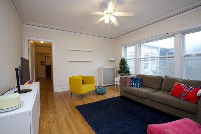 6314 N Glenwood Ave, Unit J04P, Unit J04P