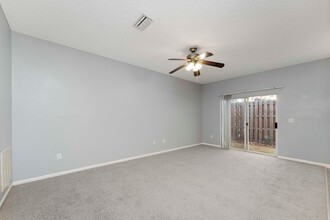 5260 Collins Rd in Jacksonville, FL - Building Photo - Building Photo