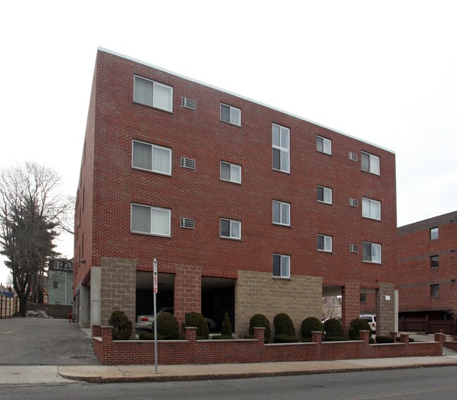 23 Ferry St in Everett, MA - Foto de edificio - Building Photo