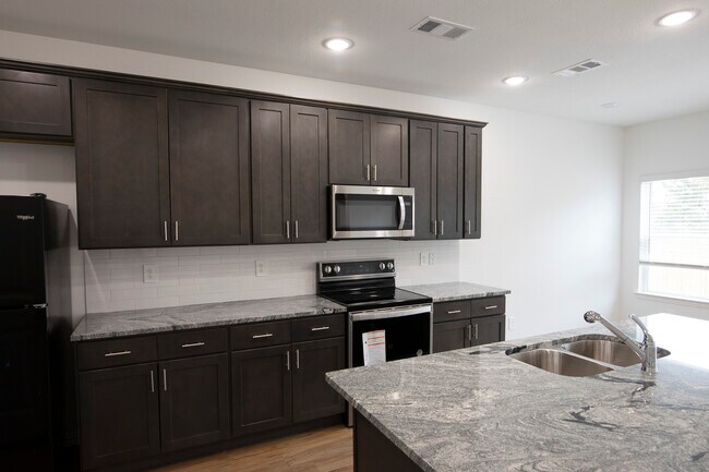 325 Ginger Ave in Anna, TX - Building Photo - Building Photo