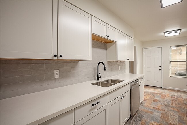 property at 6317 Ivanhoe Ln