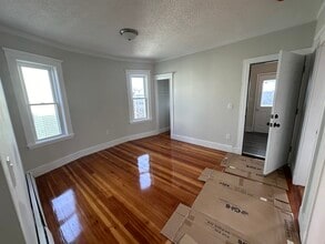 40 Temple St, Unit 1 in Somerville, MA - Building Photo - Building Photo