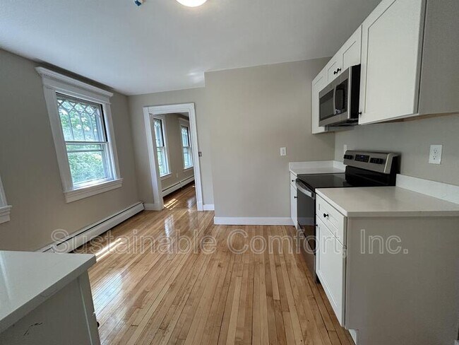 16 Roxbury St in Worcester, MA - Building Photo - Building Photo