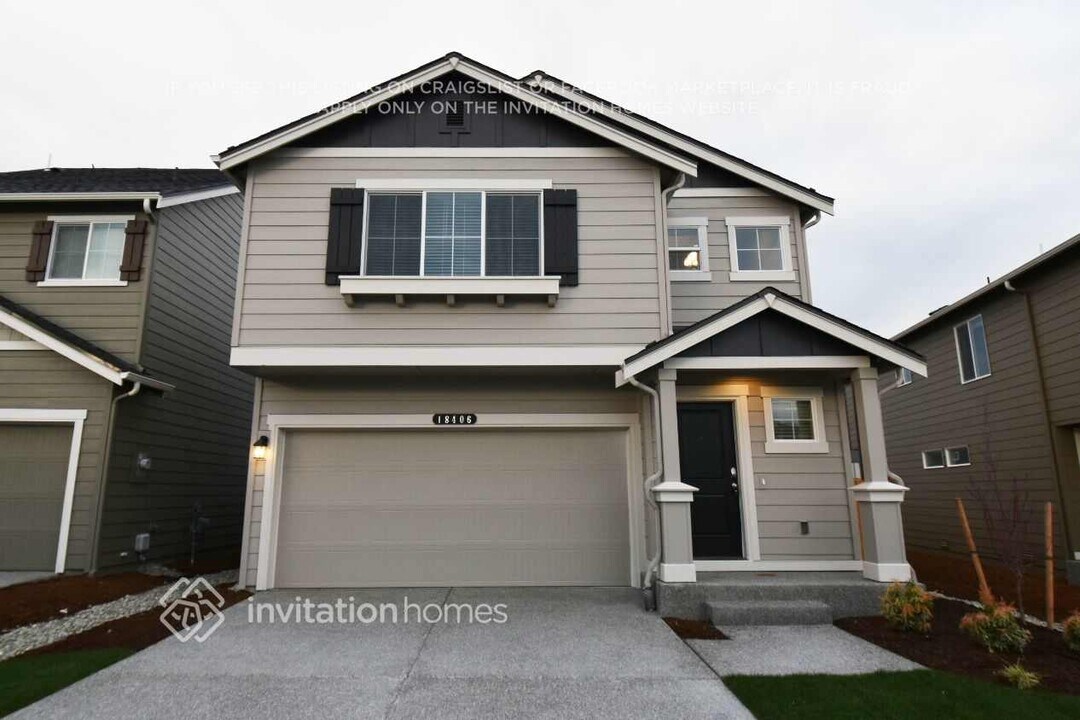 18406 110th Ave E in Puyallup, WA - Building Photo