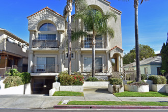 3712 S Bentley Ave in Los Angeles, CA - Foto de edificio - Other