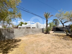 915 N Columbus Blvd in Tucson, AZ - Building Photo - Building Photo