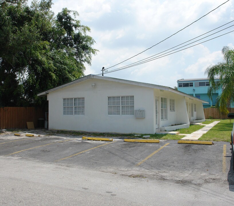 928-932 SW 15th Ter in Fort Lauderdale, FL - Building Photo