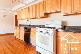 3820 N Sheffield Ave, Unit G in Chicago, IL - Foto de edificio - Building Photo