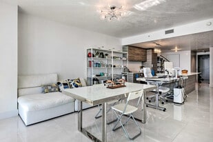 3131 NE 7th Ave in Miami, FL - Building Photo