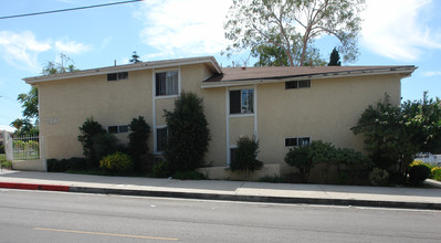 7300 Valmont St in Tujunga, CA - Building Photo - Building Photo