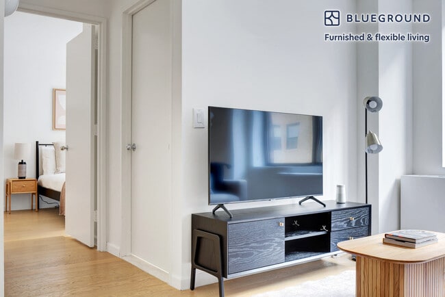 255 W 94th St in New York, NY - Building Photo - Building Photo
