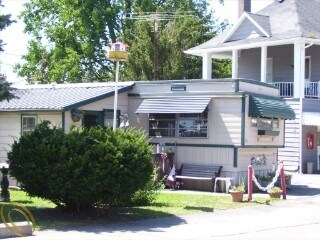 Martindale Beach in Marine City, MI - Foto de edificio