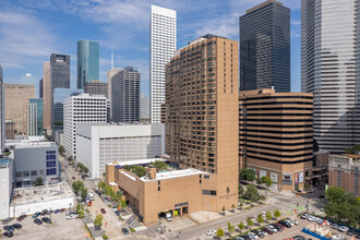 Four Seasons Hotel Residences in Houston, TX - Building Photo - Building Photo