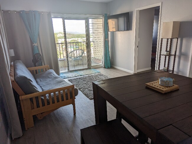 1063 Lower Main St-Unit -401 in Wailuku, HI - Building Photo - Building Photo