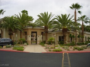 7139 S Durango Dr in Las Vegas, NV - Building Photo - Building Photo