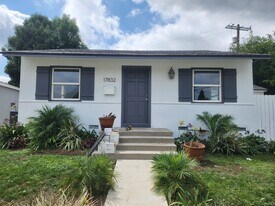 17832 Rhoda St in Encino, CA - Building Photo