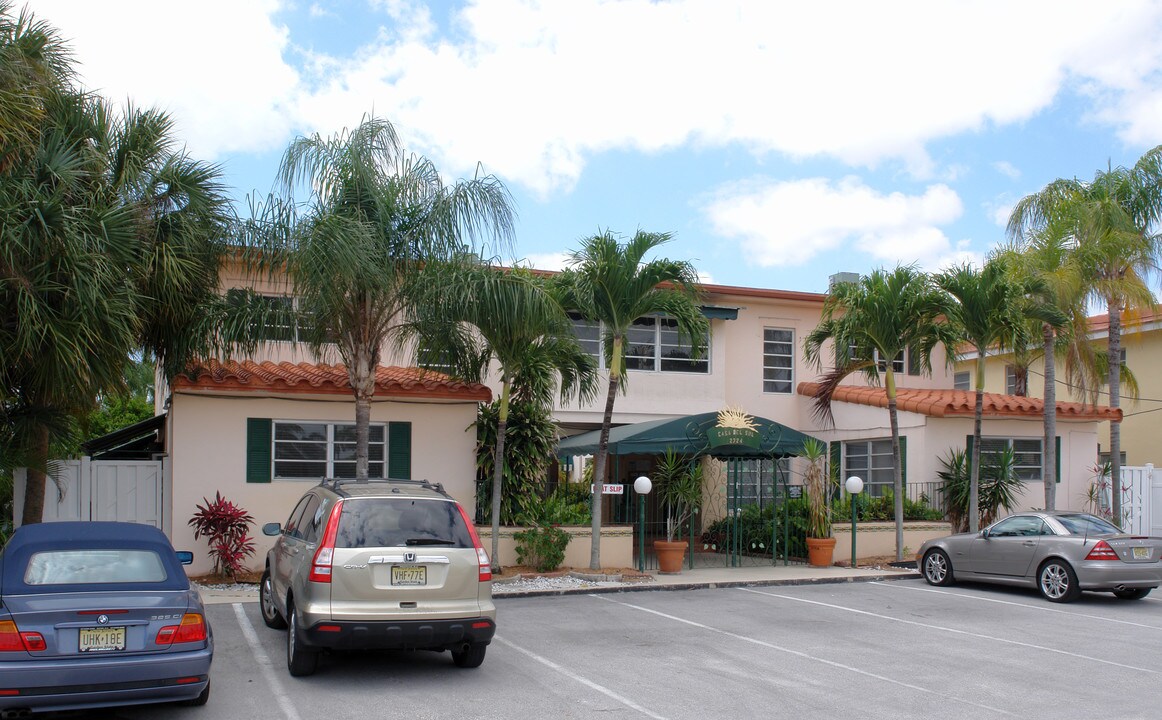 2724 NE 14th St in Fort Lauderdale, FL - Building Photo