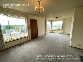 1308 Beacon Wy S in Renton, WA - Building Photo - Building Photo