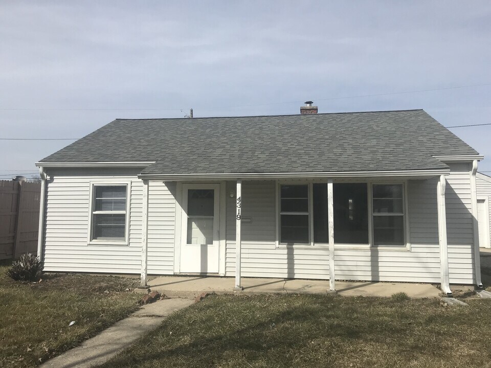 4319 Standish Dr in Fort Wayne, IN - Building Photo