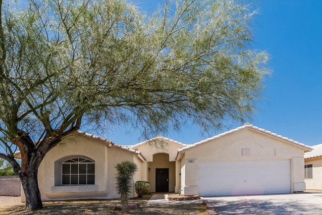 property at 4911 Dunvegan Ct