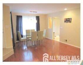 4 Covington Ct in East Brunswick, NJ - Building Photo - Building Photo