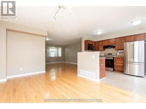 557 Aberfoyle Cir in Ottawa, ON - Building Photo - Building Photo