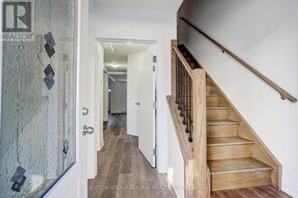 166 Vaughan Rd in Toronto, ON - Building Photo - Building Photo