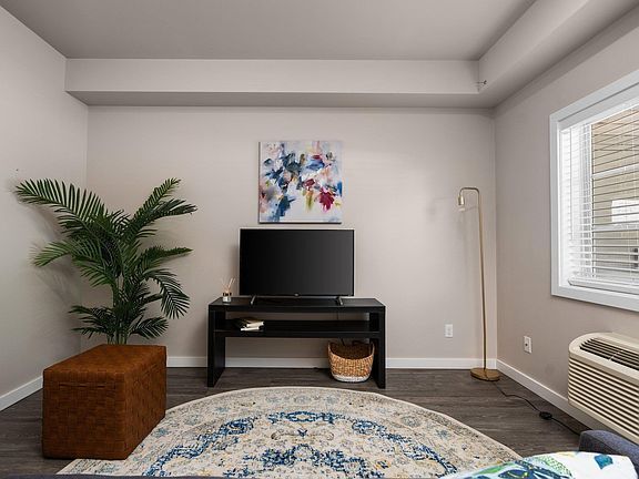 619 E Eighth St in Traverse City, MI - Foto de edificio - Building Photo