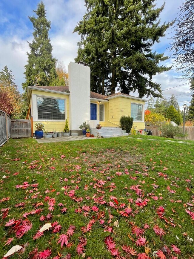 1242 NE 94th St in Seattle, WA - Building Photo - Building Photo