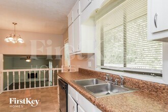 4073 Cedar Ridge Trail in Stone Mountain, GA - Foto de edificio - Building Photo