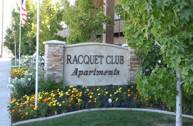 Racquet Club Apartments photo'