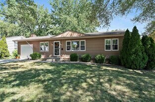 8541 Riggs St in Overland Park, KS - Building Photo