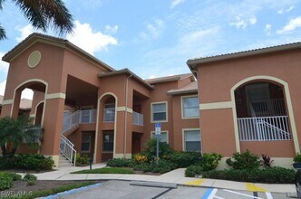 20081 Barletta Ln in Estero, FL - Foto de edificio - Building Photo