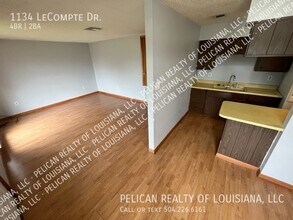 1134 Le Compte Dr in Westwego, LA - Building Photo - Building Photo